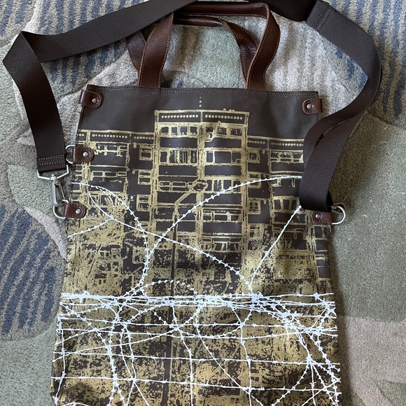 European Made Messenger Bag - Picture 2 of 4